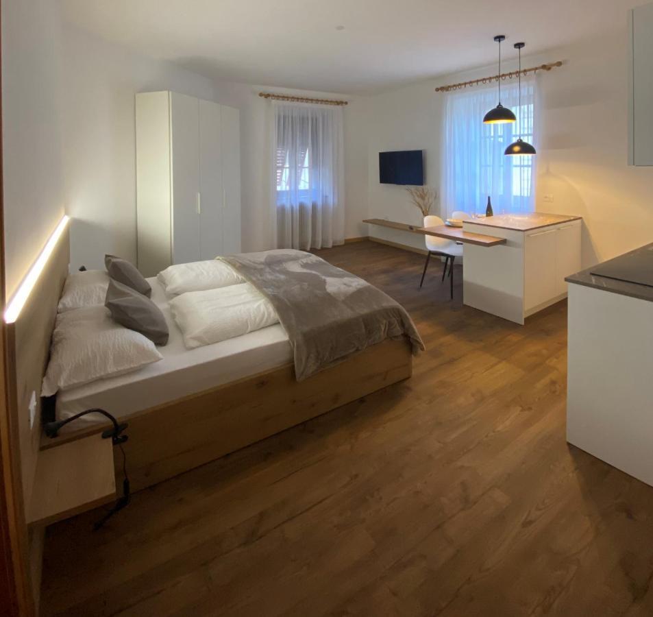 Apartamento Ansitz Von Wohlgemuth Salorno Exterior foto
