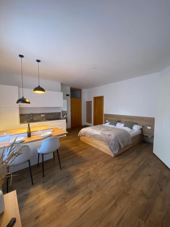 Apartamento Ansitz Von Wohlgemuth Salorno Exterior foto